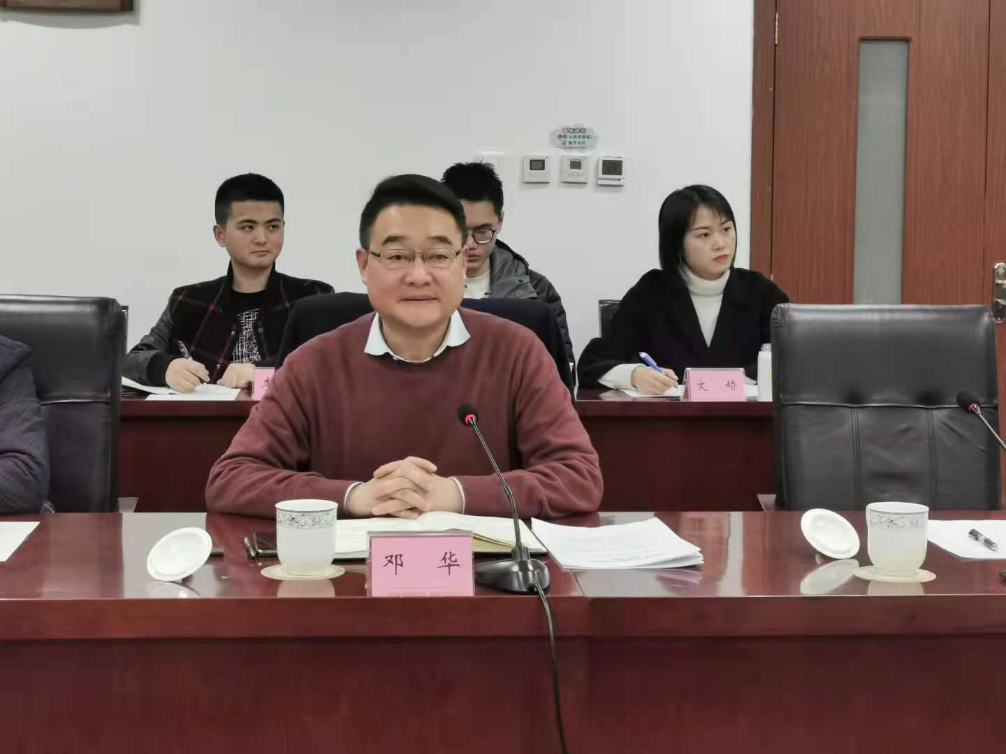 “省、市、縣三級(jí)聯(lián)動(dòng)，多方齊力推動(dòng)達(dá)州苧麻產(chǎn)業(yè)發(fā)展”。